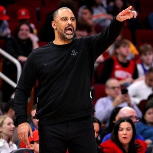 开云体育入口-乌度卡：球员们今晚眼神空洞毫无斗志；申京一定能找回手感